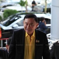 Die Entscheidung des Medical Council of Thailand (MCT), drei Ärzte zu disziplinieren, die am Aufenthalt des ehemaligen Premierministers Thaksin Shinawatra im Police General Hospital (PGH) beteiligt waren, wird sich nach Ansicht politischer Experten wahrscheinlich negativ auf eine bevorstehende Anhörung zu dieser Kontroverse auswirken.
