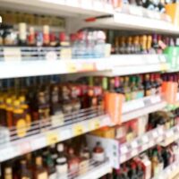 Die Lockerung des Alkoholverkaufsverbots während buddhistischer Feiertage tritt diesen Samstag, kurz vor dem Visakha Bucha Tag, in Kraft. Laut einer Ankündigung des Büros des Premierministers, die auf der Website der Royal Gazette veröffentlicht wurde, soll die im letzten Jahr in Kraft getretene Änderung des Verkaufsverbots für alkoholische Getränke an die aktuellen Umstände angepasst werden.