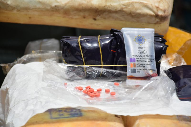Mehr als zwei Millionen Speed-Pillen wurden von flüchtenden Schmugglern in einem Grenzgebiet des Bezirks Chiang Dao dieser nördlichen Provinz zurückgelassen, teilten die Behörden am Donnerstag mit. Die Beschlagnahmungen der Pha Muang Task Force seit dem 1. Oktober belaufen sich auf 110 Millionen Speed-Pillen und viele andere Drogen