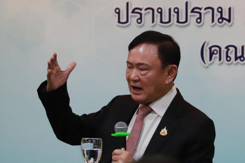 Thaksin Shinawatra hat die Regierung dazu aufgefordert, ihren Kampf gegen die Drogen in Myanmar zu intensivieren. Er fordert die United Wa State Army (UWSA), auch bekannt als Red Wa, die in Myanmar operiert. Der Außenminister sagte, er werde sich mit Vertretern der Nachbarländer treffen, um Maßnahmen zur Bekämpfung der Drogennetzwerke zu besprechen.