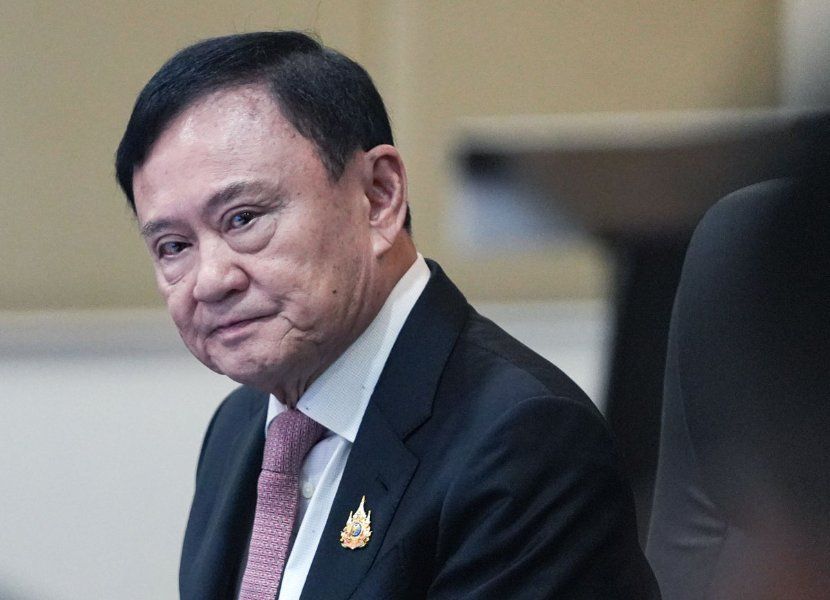Thailands ehemaliger Premierminister Thaksin Shinawatra hat die Ärztekammer scharf kritisiert, da sie seiner Meinung nach gegen ethische Standards verstößt. Dies ist eine Reaktion auf die Disziplinarmaßnahmen der Kammer gegen drei Ärzte wegen seiner früheren Krankenhausbehandlung während seiner Haftstrafe.