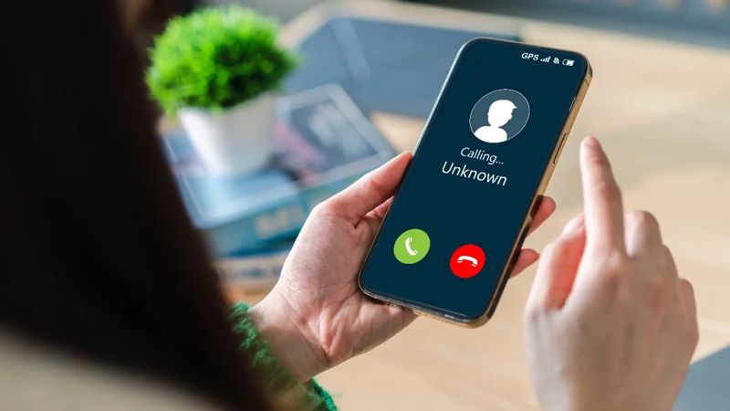 Die Beschwerden über Callcenter- und Online-Betrug in Thailand nehmen erneut zu und erreichen fast das Niveau vom Dezember 2024. Dieser Anstieg folgt auf den niedrigsten jemals verzeichneten Stand im Februar 2025, so die National Broadcasting and Telecommunications Commission (NBTC).