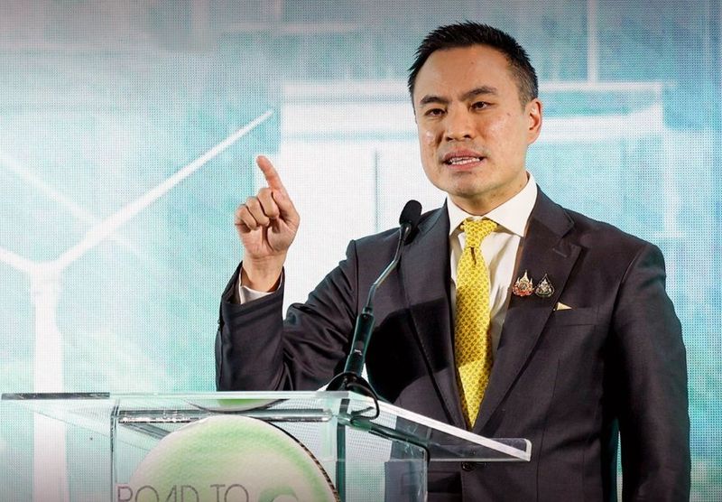Das thailändische Industrieministerium unter Minister Akanat Promphan intensiviert seine Bemühungen, illegale Fabriken zu schließen. Dabei zielt es vor allem auf Fabriken im Besitz chinesischer Investoren ab.Diese Initiative, bekannt als „Sud Soi“, zielt darauf ab, illegale Industriepraktiken zu bekämpfen, die sowohl der Wirtschaft als auch der Umwelt schaden.