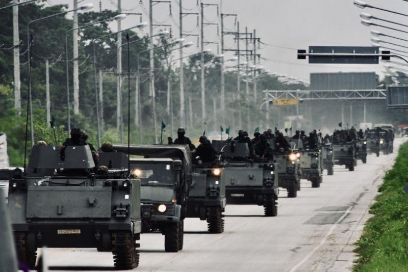 Angesichts der zunehmenden Auseinandersetzung über Gebietsansprüche zwischen den Regierungen beider Länder sind die Anwohner entlang der thailändisch-kambodschanischen Grenze gezwungen, Sicherheitsbunker zu errichten .