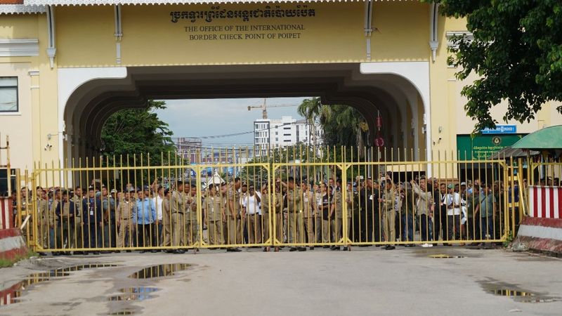 An der thailändisch-kambodschanischen Grenze herrscht erneut eine Krise. Trotz bestehender Vereinbarungen zum Truppenabzug haben die jüngsten Zusammenstöße langjährige Streitigkeiten neu entfacht.