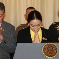 Das Verfassungsgericht werde voraussichtlich am Montag mit der vorläufigen Prüfung der Petition einer Gruppe von Senatoren beginnen, die die Absetzung von Premierministerin Paetongtarn Shinawatra aus ihrem Amt fordern, heißt es in einer Quelle.