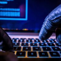 Thailand hat sein Vorgehen gegen Callcenter-Betrug, Online-Betrug und illegales Glücksspiel verschärft und betrachtet diese Probleme als akute Bedrohung der nationalen Sicherheit. Dieser Schritt erfolgte auf Anordnung von Premierminister Paetongtarn Shinawatra. Die neuesten Entwicklungen werden am Montag, dem 23. Juni, bei einem hochrangigen Treffen erörtert.