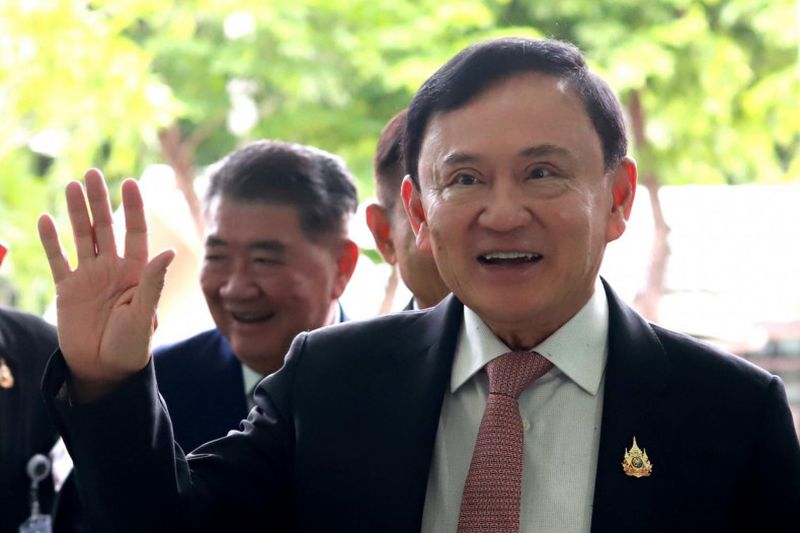 Gericht leitet Untersuchung des umstrittenen Aufenthalts von Thaksin im Police General Hospital ein, schreiben Mongkol Bangprapa und Aekarach Sattaburuth. Thaksin muss möglicherweise ins Gefängnis, berichtet die Bangkok Post.