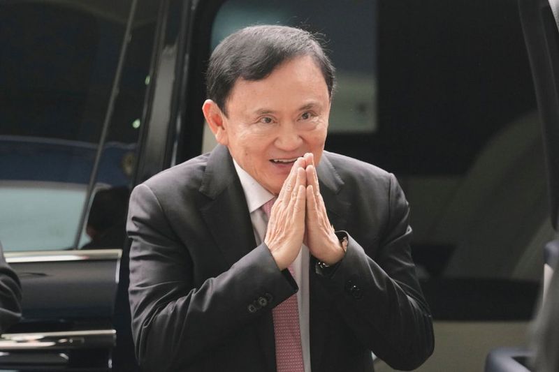 Richter des Obersten Gerichtshofs, die sich mit Strafverfahren gegen Politiker befassen, haben die Anhörung und die Einreichung der erforderlichen Dokumente durch Thaksin und die Behörden auf den 25. Juni verschoben. Diese Verzögerung gibt Thaksin zusätzliche Zeit, sich juristisch gegen die zahlreichen Anschuldigungen zu verteidigen.