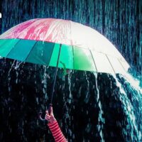 . Im Nordosten sowie in den zentralen, östlichen und südlichen Regionen Thailands ist mit vereinzelten heftigen Regenfällen zu rechnen. In Teilen des Nordens wird am Sonntag mit sehr heftigen Regenfällen gerechnet, so das thailändische Wetteramt (TMD).