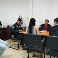 Ein chinesischer Tourist wurde in Pattaya von Männern, die sich als Polizisten ausgaben, entführt, ausgeraubt und zur Herausgabe von über 230.000 Baht gezwungen.