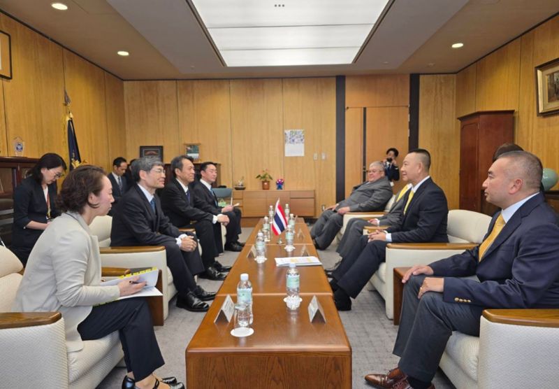 Der nationale Polizeichef, Polizeigeneral Kitrat Phanphet, hat eine hochrangige Delegation zu einem offiziellen Besuch nach Japan geführt, dessen Ziel darin besteht, die Zusammenarbeit zwischen den beiden Ländern bei der Bekämpfung grenzüberschreitender Kriminalität, Cyberkriminalität, Callcenter-Betrug und Menschenhandel zu verbessern.