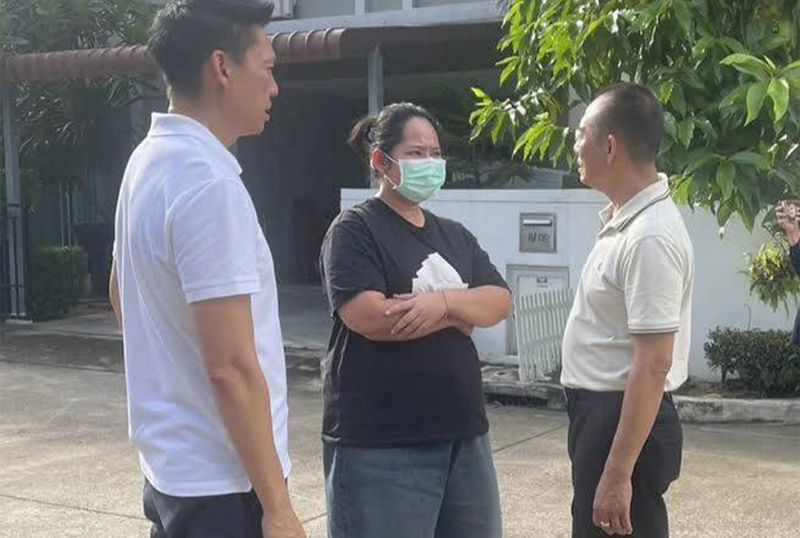 Zwei hochrangige Mönche wurden ihres Amtes enthoben, nachdem Sexvideos und über 80.000 Bilder beschlagnahmt worden waren, die Sex zwischen einer Frau und hochrangigen Geistlichen in bekannten Tempeln in Bangkok und anderen Provinzen zeigen.