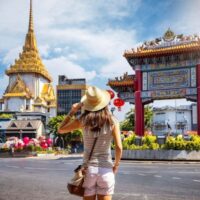 Die Anreize für den lokalen Tourismus verpuffen, da nur wenige das Angebot zum halben Preis nutzen, sagt Minister Sorawong Thienthong. Obwohl sich 1,58 Millionen Thailänder für das Programm angemeldet haben, haben seit Beginn der 1,75 Milliarden Baht umfassenden Initiative am 1. Juli nur 91.008 ihre Rabatte tatsächlich eingelöst. Damit sind noch satte 408.992 Plätze zu vergeben.