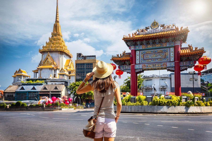 Die Anreize für den lokalen Tourismus verpuffen, da nur wenige das Angebot zum halben Preis nutzen, sagt Minister Sorawong Thienthong. Obwohl sich 1,58 Millionen Thailänder für das Programm angemeldet haben, haben seit Beginn der 1,75 Milliarden Baht umfassenden Initiative am 1. Juli nur 91.008 ihre Rabatte tatsächlich eingelöst. Damit sind noch satte 408.992 Plätze zu vergeben.
