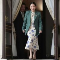 Thailand befindet sich in turbulenten politischen Gewässern, da Premierministerin Paetongtarn Shinawatra vom Verfassungsgericht suspendiert werden könnte. Die Suspendierung erfolgt aufgrund von Vorwürfen, nach einem durchgesickerten Telefongespräch mit Kambodschas ehemaligem Präsidenten Hun Sen gegen ethische Standards verstoßen zu haben.