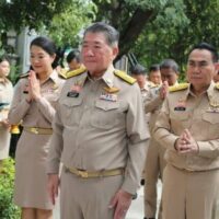 Thailands amtierender Premierminister Phumtham Wechayachai hat eine umfassende nationale Anti-Drogen-Kampagne gestartet und dem Drogenhandel und kriminellen Netzwerken den Kampf angesagt. An seinem ersten Tag als Innenminister versprach Phumtham den Kampf gegen Drogensyndikate und mafiaähnliche Organisationen und bezeichnete die Drogenkrise als eine kritische Bedrohung für Thailands nationale Sicherheit.