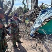 Am Nachmittag kam es auf dem Chong-Arnma-Markt im Bezirk Nam Yuen in Ubon Ratchathani zu einer hitzigen Auseinandersetzung. Fünf kambodschanische Soldaten wurden dabei erwischt, wie sie den von den Thailändern errichteten Stacheldraht entlang der Grenze durchschnitten. Nach der Aufforderung der Ranger-Einheit 2310, sofort damit aufzuhören, zogen sich die Soldaten ohne weitere Zwischenfälle zurück.