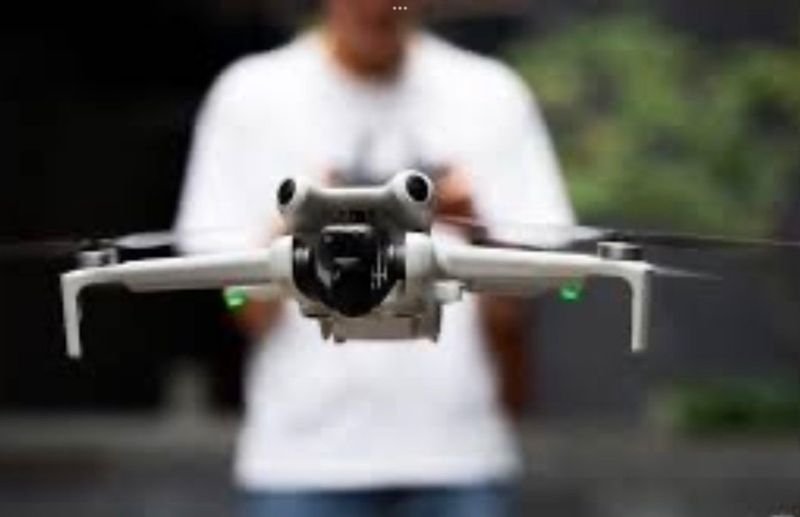 Die Zivilluftfahrtbehörde (CAAT) hat eine neue Richtlinie erlassen, die den Drohnenbetrieb im ganzen Land unter strengen Sicherheitsbedingungen erlaubt, mit Ausnahme von Hochsicherheitsgebieten und fünf Provinzen entlang der kambodschanischen Grenze.