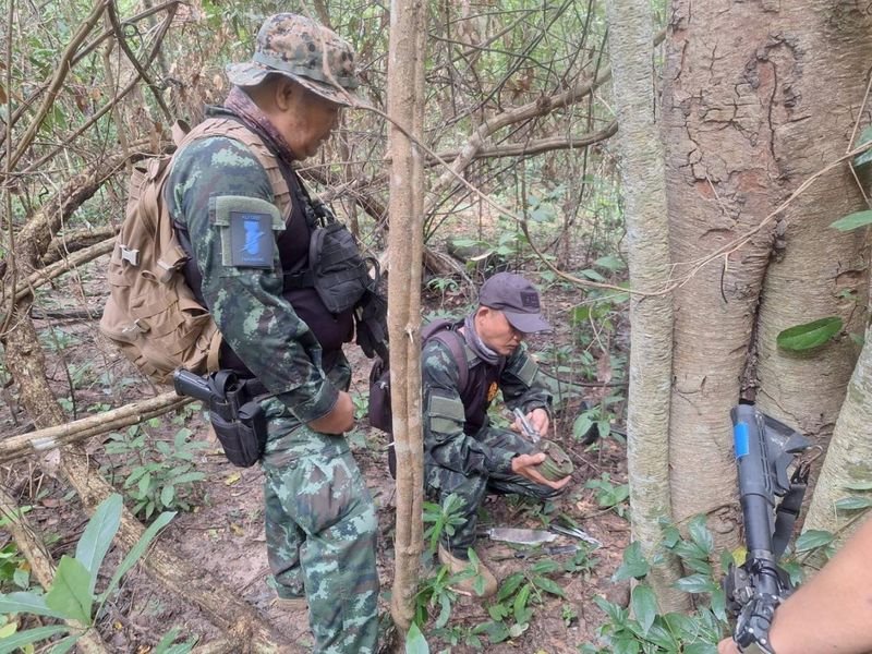 Gefahrenzone: Das Militär hat die Entdeckung von zwei PMN-2-Landminen auf der Westseite des Hügels 350 bestätigt, etwa 100 Meter innerhalb thailändischen Territoriums in der Nähe des Ta Kwai-Tempels im Bezirk Phanom Dong Rak, Surin.