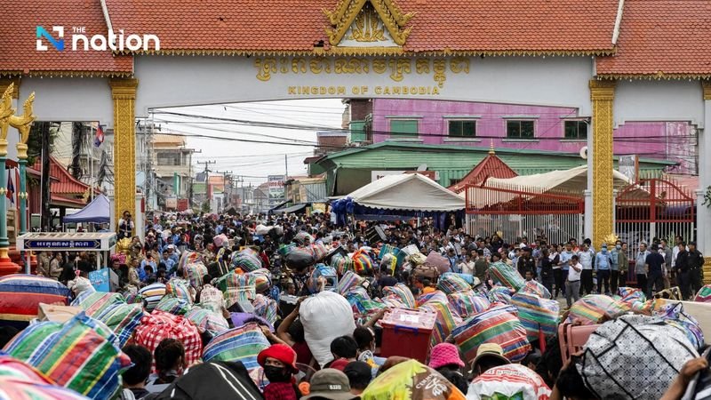 Der anhaltende Grenzkonflikt zwischen Kambodscha und Thailand verursacht zunehmend erhebliche wirtschaftliche Kosten, insbesondere in den Bereichen Tourismus, Vertriebenentum und Geldtransfers. Dies geht aus einem Meinungsartikel von Kosalthanan Neth hervor , einem wissenschaftlichen Mitarbeiter am China-ASEAN Studies Centre der Cam Tech University. Der Artikel mit dem Titel „Wirtschaftliche Folgen des Grenzkonflikts zwischen Kambodscha und Thailand“ wurde am Montag auf der Website der Khmer Times veröffentlicht.