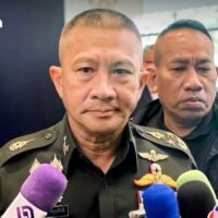Der thailändische Verteidigungschef erläutert auf dem Indopazifik-Gipfel die Grenzsituation und befürwortet einen starken Zaun bei Ban Nong Chan zum Schutz vor kambodschanischen Einfällen. General Songwit Noonpakdee , Oberbefehlshaber der Streitkräfte der Königlich Thailändischen Streitkräfte, sprach am Mittwoch im Anschluss an seine Teilnahme an der Konferenz der indopazifischen Generalstabschefs 2025 in der Provinz Phetchaburi.