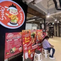 Der Restaurantverband ist der Meinung, dass der anhaltende Preiskampf in der Branche kein gesundes Geschäftsmodell sei. Sollten Unternehmen jedoch weiterhin an ihrer Preisstrategie festhalten, empfiehlt ein Marketingexperte Maßnahmen zur Schadensbegrenzung. Viele Gastronomen warnen vor den schädlichen Folgen des Preiskampfs.