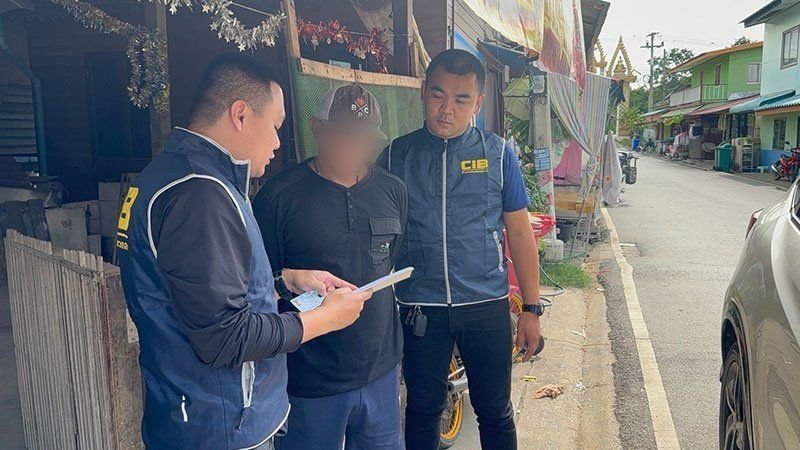 Ein berüchtigter Geldverleiher steht erneut im Rampenlicht, nachdem er dabei erwischt wurde, wie er ein illegales Kreditsystem mit einem atemberaubenden Jahreszins von 3.400 % betrieb.Die thailändische Abteilung zur Bekämpfung von Wirtschaftskriminalität (ECD) hat den 37-jährigen Narin Boon-me in Phra Nakhon Si Ayutthaya verhaftet und ihm nicht autorisierte Kreditvergabe und überhöhte Zinssätze vorgeworfen.