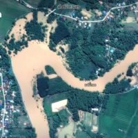 Satellitenaufnahmen aus der Luft zeigten, dass seit Mittwoch etwa 1.000 Rai Land in Chiang Rai und Phrae von Hochwasser überflutet waren, teilte die Geo-Informatics and Space Technology Development Agency (GISTDA) am Donnerstag mit.