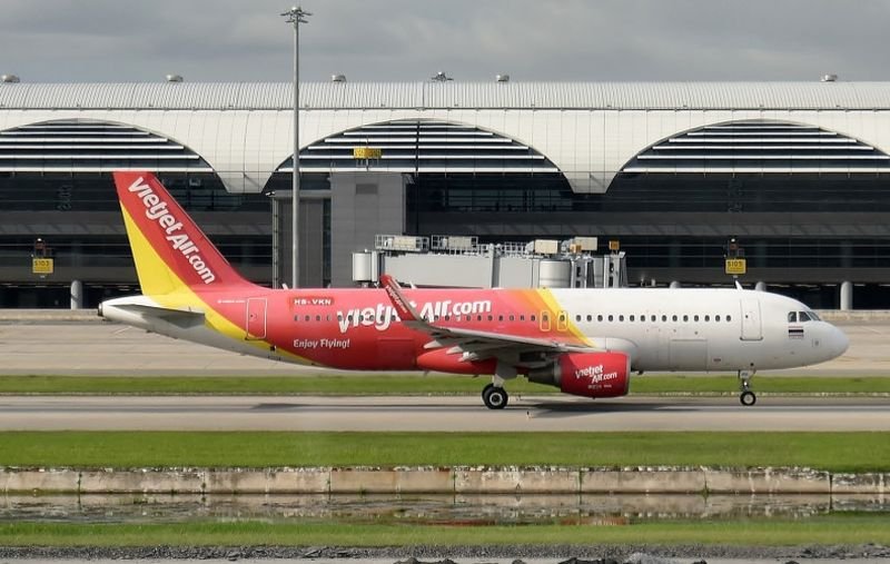 VietJet Aviation plant, in Thailand mehr als 5.000 neue Mitarbeiter einzustellen, da Vietnams größte Billigfluggesellschaft den Ausbau ihrer Flüge und Strecken zum beliebtesten Reiseziel Südostasiens beschleunigt. VietJet Thailand wird in diesem Jahr neue Direktflüge in asiatische Großstädte anbieten, um das regionale Flugverkehrswachstum zu fördern, heißt es in einer Erklärung vom späten Mittwoch
