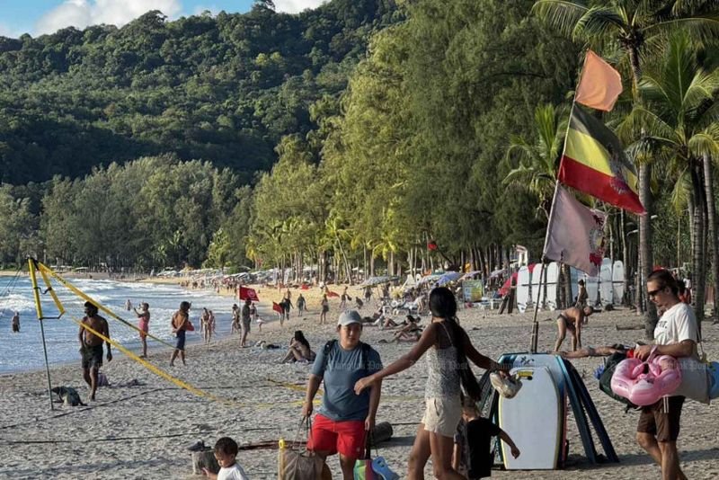 Die Politische Instabilität und die anhaltenden Grenzprobleme beeinträchtigen weiterhin die Stimmung der Investoren und führen dazu, dass Thailand aufgrund verzögerter Infrastrukturentwicklung und Tourismusförderung an Wettbewerbsfähigkeit verliert, so die Tourismusunternehmen auf Phuket.