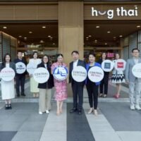 Die Central Group ist eine Partnerschaft mit der thailändischen Tourismusbehörde (TAT) eingegangen, um das Land in ein erstklassiges Reiseziel zu verwandeln. Ziel ist es, durch die Durchführung großer Veranstaltungen und Jahresendkampagnen von der Erholung des Tourismus zu profitieren. Die Gruppe sagte, die Zahl der ausländischen Touristen, die ihre Einkaufszentren, Kaufhäuser und angeschlossenen Geschäfte in diesem Jahr besuchten, habe sich im Vergleich zum Jahr 2024 fast verdoppelt.