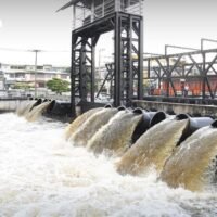 Der Chao Phraya nähert sich einem kritischen Pegelstand, was zu Warnungen für die Bewohner dreier Provinzen führt, da sich das Royal Irrigation Department (RID) darauf vorbereitet, die Abflüsse der Staudämme zu erhöhen.