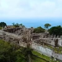 Premierminister Anutin Charnvirakul sagte heute Morgen (27. September), dass Spionagedrohnen gesichtet wurden, als kambodschanische Truppen näher an die Grenze rückten, sie hätten jedoch noch nicht die thailändische Souveränität verletzt, während Artillerie wahrscheinlich zum alten Preah Vihear-Tempel vorgeschoben wurde, so PPTVHD 36.