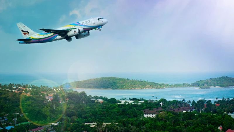 . Die thailändische Tourismusbehörde (TAT) ist entschlossen, ihren Plan zur Bereitstellung von 200.000 kostenlosen Inlandsflugtickets trotz der noch ausstehenden Zustimmung des Kabinetts fortzusetzen. Trotz drohender politischer Veränderungen bleibt die TAT der Förderung des Tourismus verpflichtet.