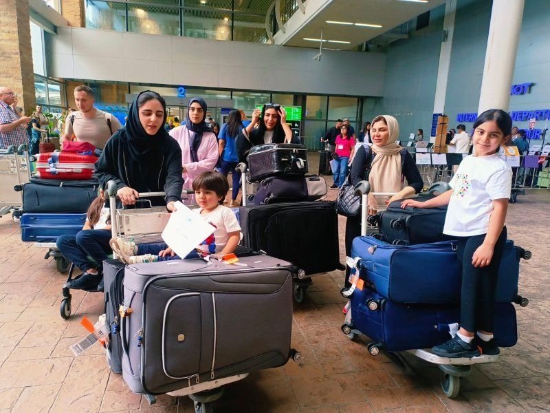 Thailand verstärkt seine Bemühungen, mehr muslimische Touristen anzulocken, und startet ein umfassendes Schulungsprogramm für Reiseveranstalter. Diese Initiative soll die Attraktivität des Landes als beliebtes Reiseziel für muslimische Touristen weltweit steigern. Da muslimische Touristen als schnell wachsender Sektor gelten, zielt diese Initiative darauf ab, diesen aufstrebenden Markt effektiv zu erschließen.