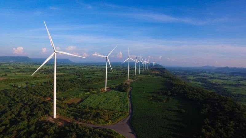 Thailand warnt: Lücke bei sauberer Energie könnte den Boom von Rechenzentren behindern. Verzögerungen beim Energieplan wecken Bedenken hinsichtlich des Vertrauens der Investoren.Thailands digitale Träume könnten ins Stocken geraten, da Investoren warnen, dass die lückenhafte Versorgung des Landes mit sauberer Energie das Risiko birgt, Milliarden-Baht-Rechenzentrumsprojekte abzuschrecken.