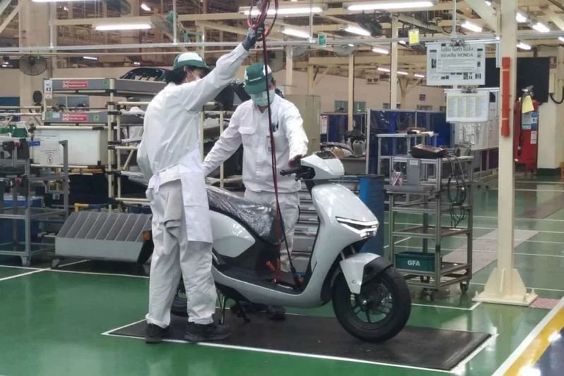 Der thailändische Motorradmarkt dürfte im letzten Quartal dieses Jahres dank staatlicher Konjunkturmaßnahmen, die die Kaufkraft der Verbraucher steigern und das Geschäftsvertrauen stärken sollen, mehr Verkäufe verzeichnen, sagt Thai Honda, ein Hersteller und Vertreiber von Motorrädern und Mehrzweckmotoren.