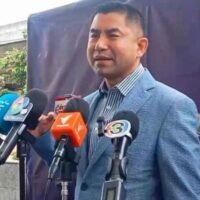 Der ehemalige stellvertretende Polizeichef Surachate Hakparn, auch bekannt als Big Joke, hat Klage eingereicht. Er wirft hochrangigen thailändischen Richtern Fehlverhalten vor, das zu seiner Entlassung aus dem Polizeidienst führte. Die Klage, die beim Strafgericht für Korruption und Fehlverhalten eingereicht wurde, wirft Prasitsak Meelarp, dem Präsidenten des Obersten Verwaltungsgerichts, und Anuwat Taraswang Einmischung in eine Gerichtsentscheidung vor.