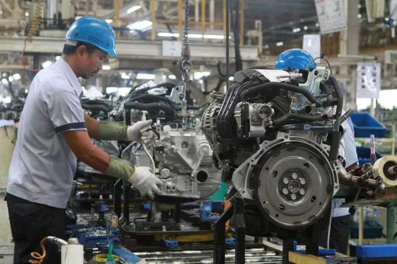 Das japanische Programm muss angepasst werden, um Thailand als regionales Zentrum für Forschung und Entwicklung sowie digitale und grüne Industrien zu positionieren.Zu den wichtigsten Sektoren, die den Thailand-Plus-One-Ansatz nutzen, gehören die Automobil- und Autoteileindustrie, wobei Thailand als wichtiges Produktionszentrum in der Region fungiert.