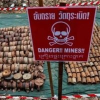 Von der Nachrichtenagentur Reuters kontaktierte Experten sagten, die Antipersonenminen, die seit dem Grenzkonflikt mit Kambodscha im Juli mindestens sechs thailändische Soldaten verstümmelt hatten, seien frisch verlegt worden.