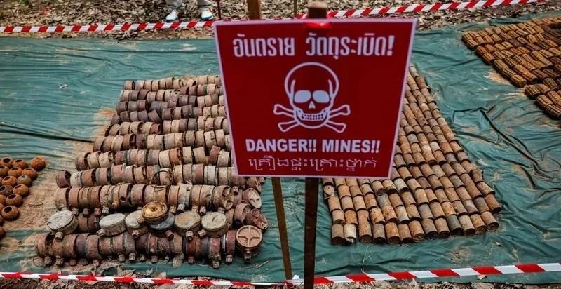 Von der Nachrichtenagentur Reuters kontaktierte Experten sagten, die Antipersonenminen, die seit dem Grenzkonflikt mit Kambodscha im Juli mindestens sechs thailändische Soldaten verstümmelt hatten, seien frisch verlegt worden.