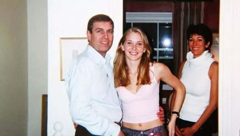 Prinz Andrew wird beschuldigt, während seiner Tätigkeit als britischer Handelsgesandter steuerfinanzierte Reisen nach Thailand für persönliche Treffen mit Frauen genutzt zu haben. Der ehemalige Diplomat Ian Proud behauptet, der Prinz habe offizielle Pflichten mit privaten Ausflügen zu Treffen mit Ladyboys kombiniert