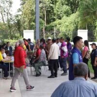 Gemeindevorsteher in vier Distrikten der Provinz Sa Kaeo an der Grenze zu Kambodscha führten am Sonntag Evakuierungsübungen durch, während die Armee erklärte, die Minenräumung in einem Grenzdorf sei Teil eines Plans zur Vertreibung kambodschanischer Siedler, die in thailändisches Gebiet vordringen.