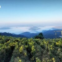 In Thailand beginnt der Winter: Die Temperaturen im Norden und Nordosten kühlen auf 18 °C ab, im Süden hält der starke Regen an. Thailands erster Wintertag bringt im Norden und Nordosten Tiefsttemperaturen von 18 °C mit sich, während der Süden unter dem anhaltenden Einfluss des Fengshen von heftigen Regenfällen und rauer See heimgesucht wird.