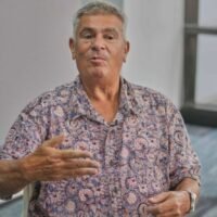 Ein australischer Wissenschaftler aus Südthailand gab an, in Bangkok wegen Verleumdung im Zusammenhang mit seiner Kritik an Malaysia unrechtmäßig festgenommen worden zu sein. Er bezeichnete dies als Beispiel transnationaler Repression. Der 66-jährige Murray Hunter wurde am 30. September am Flughafen Suvarnabhumi festgenommen, als er versuchte, einen Flug nach Hongkong zu besteigen. Er wurde gegen Kaution freigelassen.