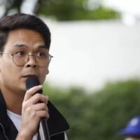 Der Minister für Digitale Wirtschaft und Gesellschaft (DES), Chaichanok Chidchob, sagte, er habe einem Ausschuss des Repräsentantenhauses Beweise vorgelegt, die seine Behauptung in Bezug auf einen mutmaßlichen Bestechungsfall in Höhe von 40 Millionen Baht untermauern. Die Ermittler sagten, die Untersuchung solle innerhalb von 30 Tagen abgeschlossen sein.