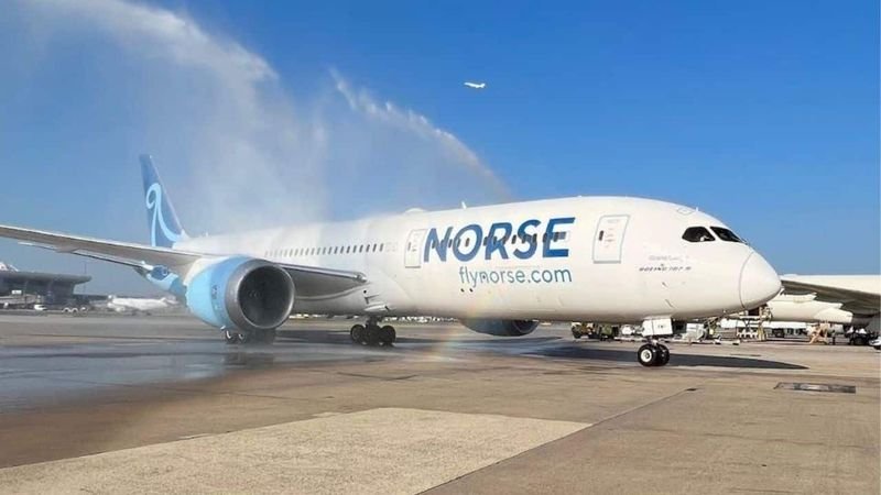 Neue Strecken von Norse Air steigern die Zahl der Winterankünfte in Bangkok und Phuket. Thailand wird diesen Winter mehr europäische Besucher begrüßen, da eine Billigfluggesellschaft fünf neue Direktverbindungen von Großbritannien und Skandinavien nach Bangkok und Phuket einführt . Die neue Routen aus Großbritannien und Skandinavien dürften den Wintertourismus ankurbeln.