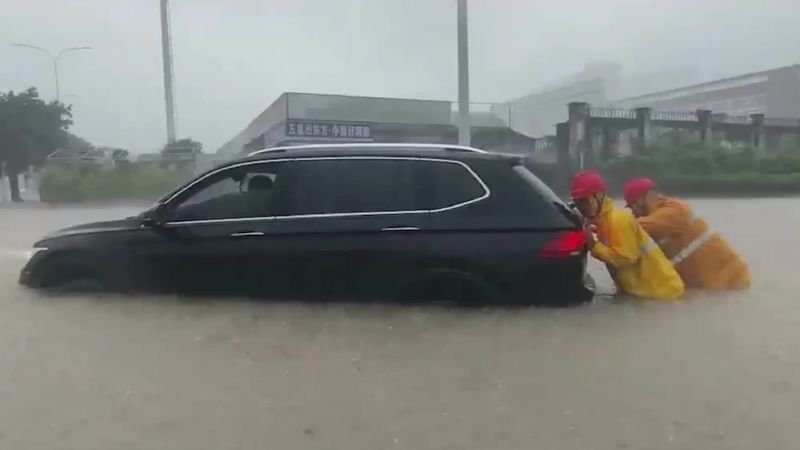 Der Taifun Matmo verwüstet Guangdong mit starken Winden und Stromausfällen, was Peking dazu veranlasste, 200 Millionen Yuan für den dringenden Wiederaufbau freizugeben.