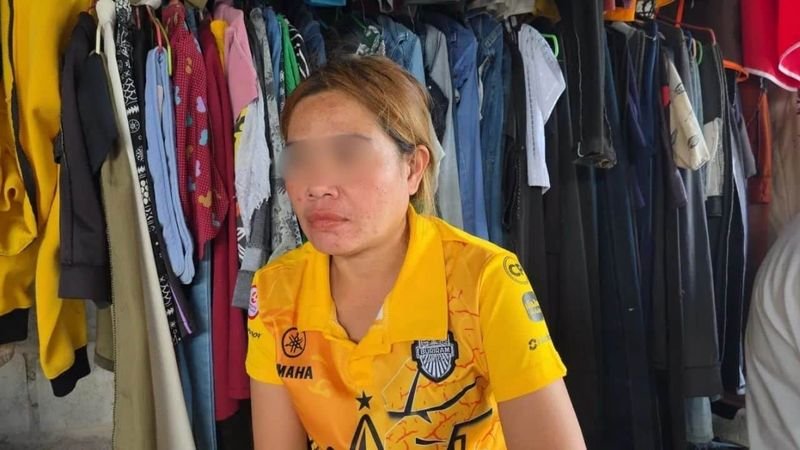 Eine Thailänderin verliert drei Fahrzeuge an einen Mann, den sie über eine Online Dating Gruppe kennengelernt hat. Der Verdächtige zieht einen Tag nach einem Online-Treffen bei ihr ein und verschwindet mit Fahrzeugen im Wert von rund 1,2 Millionen Baht.